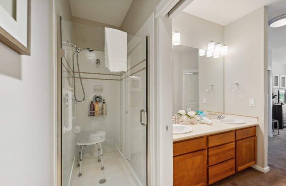 Master with walk in shower