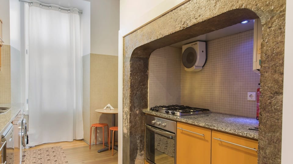 A unique kitchen with remarkable touches throughout, with all you may need to enjoy a warm and delicious meal #airbnb #airbnblisbon #portugal #pt #lisbon