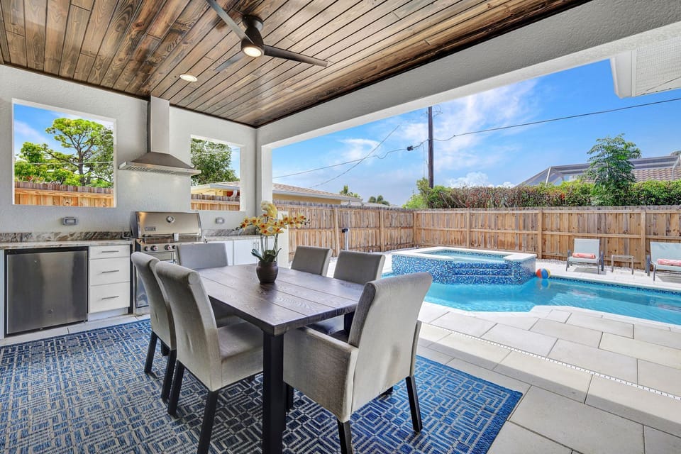 Enjoy Dinner in the Fresh Coastal Air