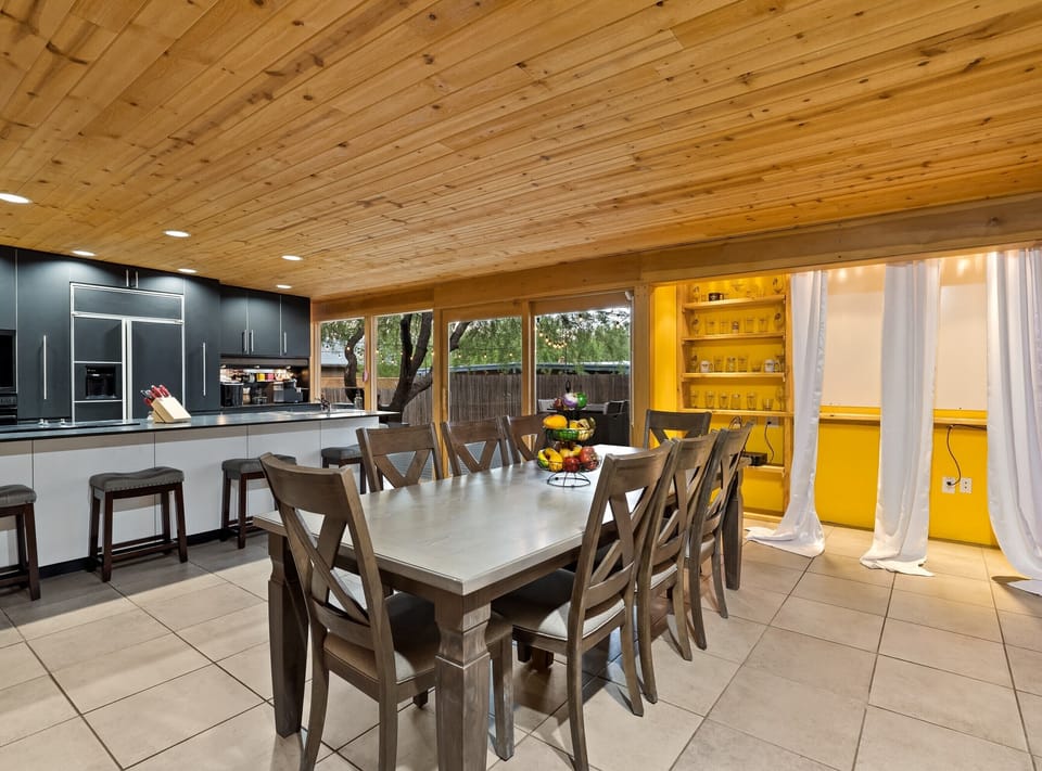 Dinning room table seating for 8