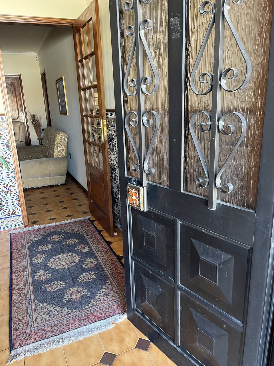 Hallway Upstairs to the private bedrooms, living and dining rooms, bed 5 and 6