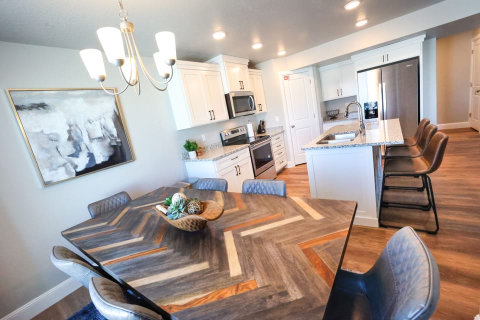 Dining Room, Kitchen