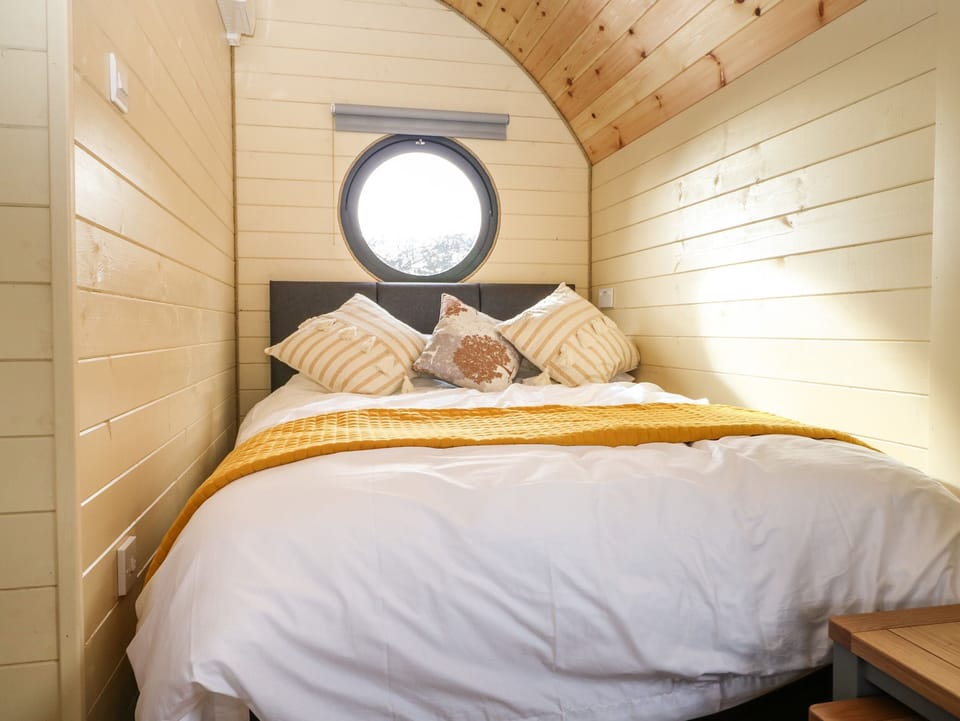 Filbert Pod Cottage in Arun District