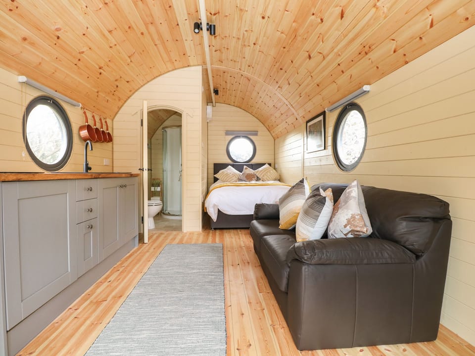 Filbert Pod Cottage in Arun District