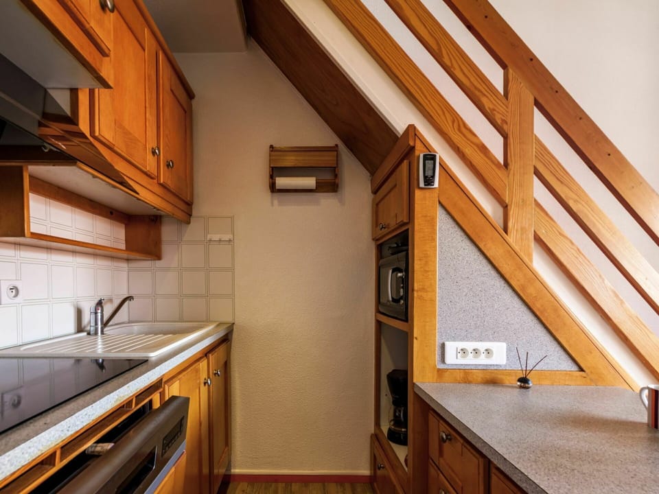 Cabinetry, Countertop, Kitchen Sink, Property, Furniture, Building, Sink, Wood, Kitchen, Interior Design