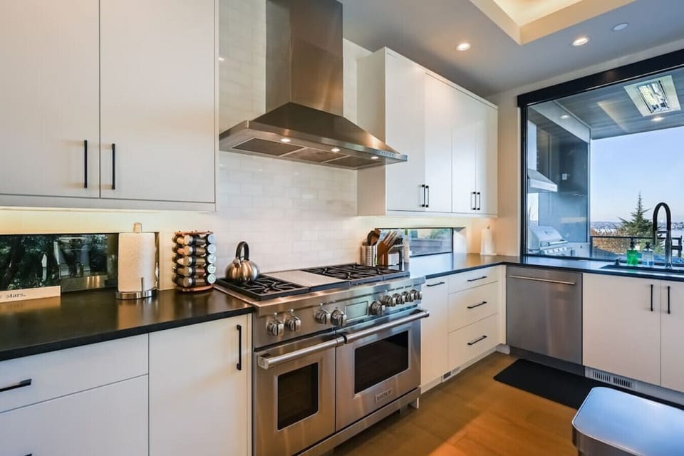 Perfect to cook up a meal for your group or to host an at-home private cooking lesson.