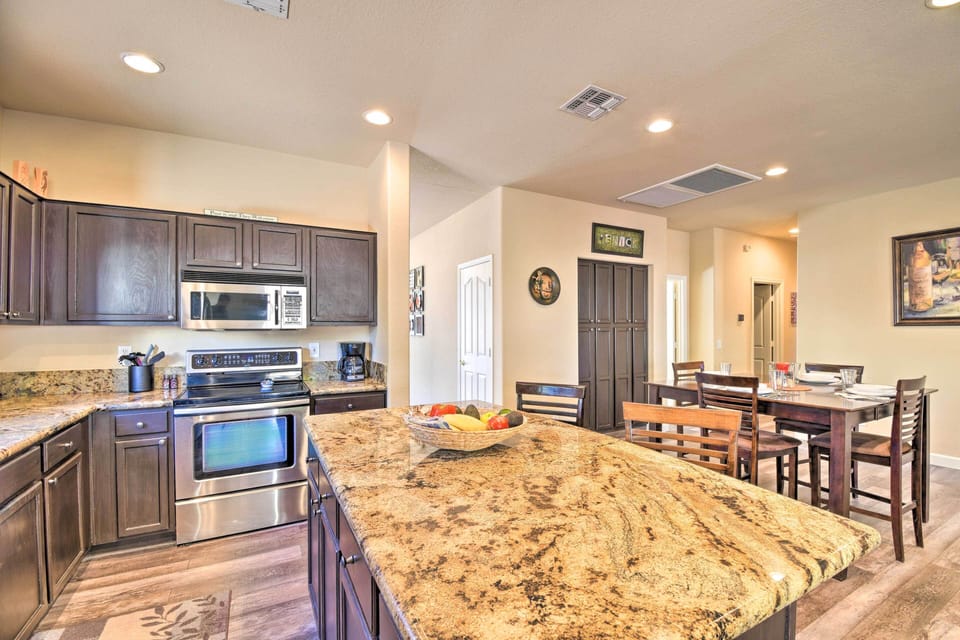 Kitchen | Fully Equipped w/ Cooking Basics