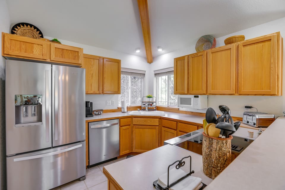 Fully Equipped Kitchen | Keurig Coffee Maker