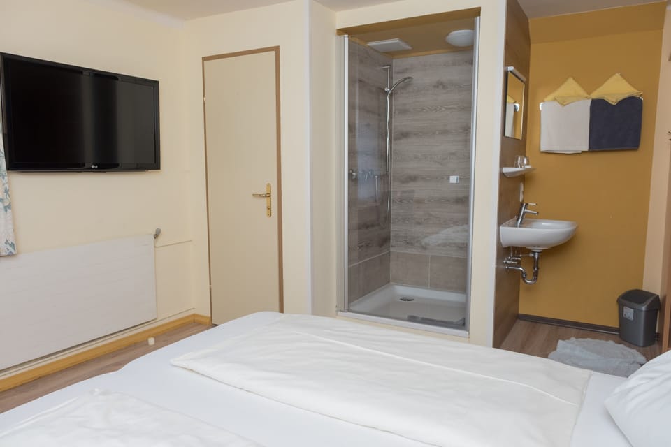 Standard Double Room, 1 King Bed | Laptop workspace, free WiFi, bed sheets