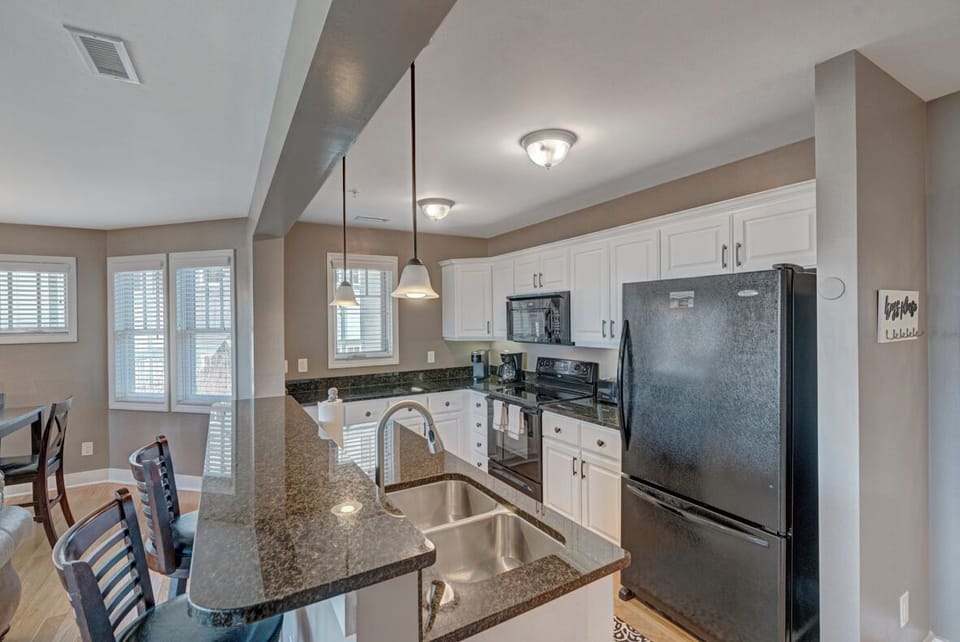 Kitchen--- Granite Counter-tops