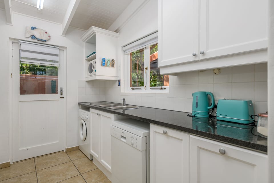 Superior Villa | Private kitchen | Electric kettle