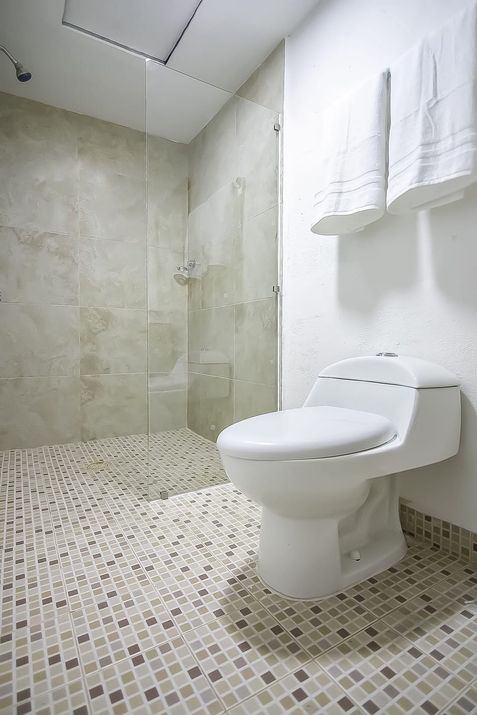 Standard Room | Bathroom | Shower, free toiletries, towels, soap