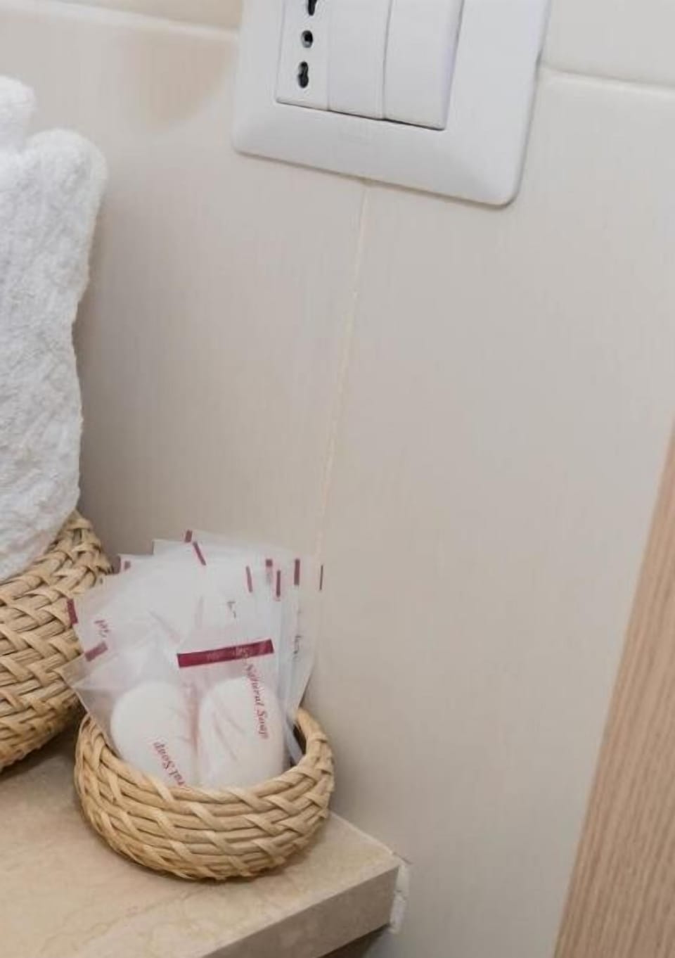Shower, rainfall showerhead, free toiletries, hair dryer