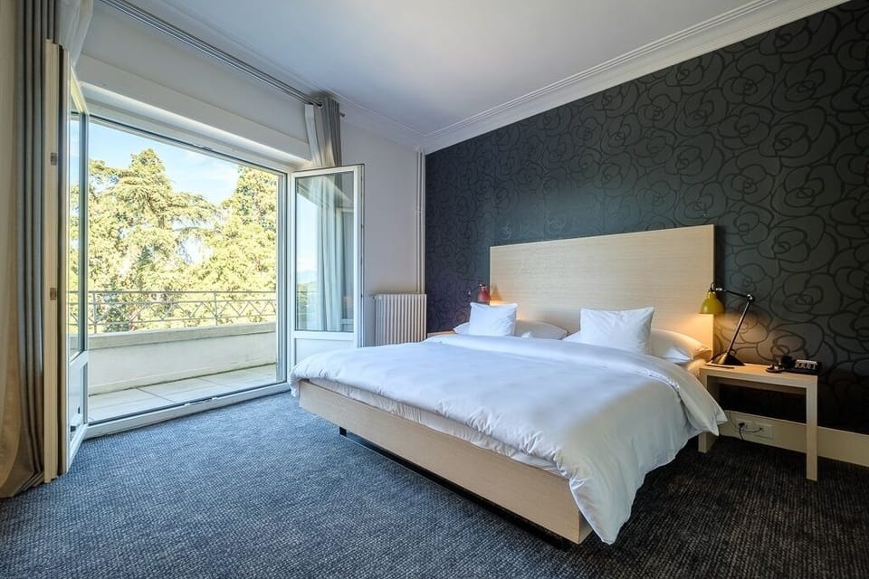 Superior Double Room (King) | In-room safe, blackout drapes, iron/ironing board (on request)