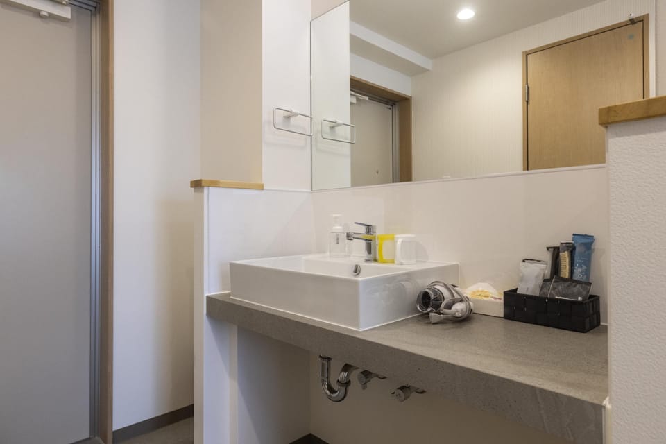 Semi-Double Room [23 sqm], Non Smoking | WiFi (free)