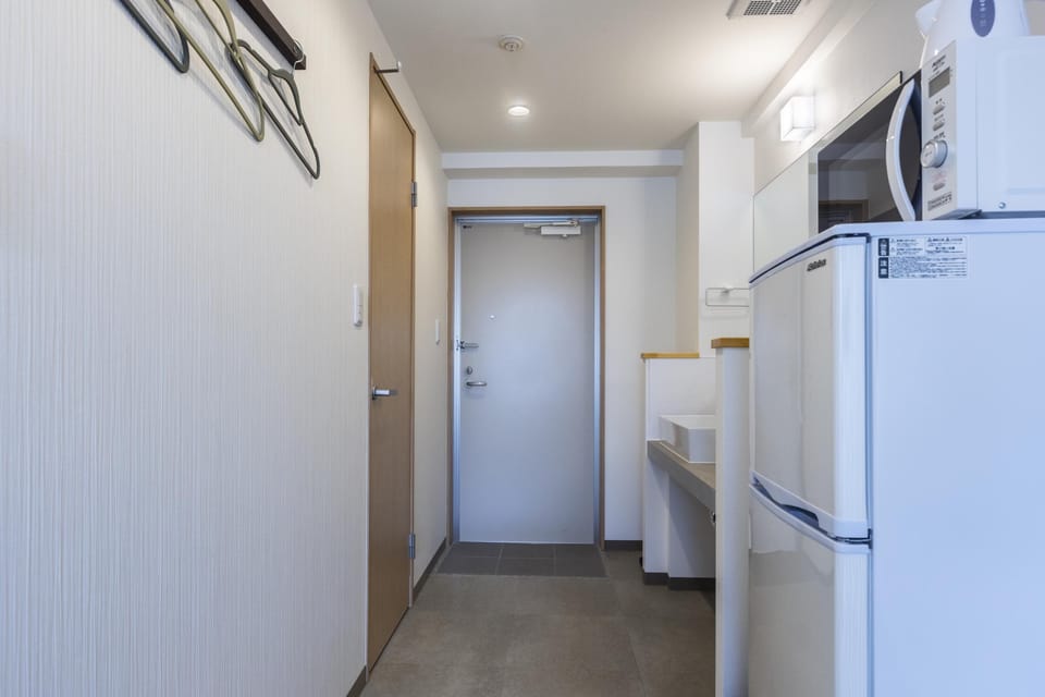 Semi-Double Room [23 sqm], Non Smoking | WiFi (free)