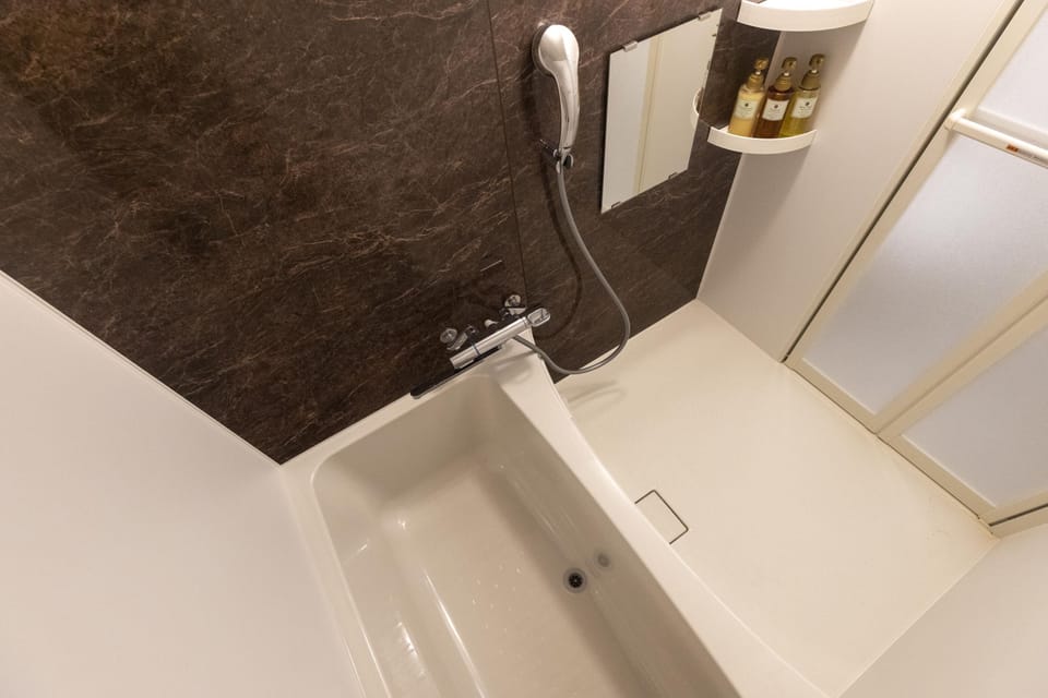 Semi-Double Room [23 sqm], Non Smoking | WiFi (free)