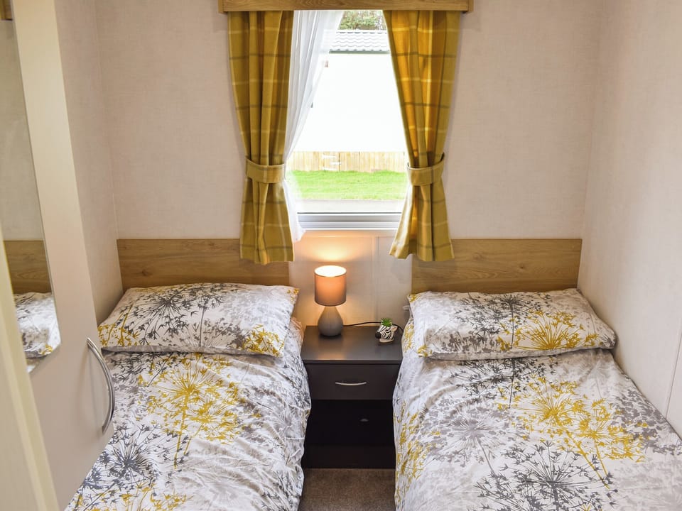 Twin bedroom | The Brimham Retreat - Holiday Homes, Knaresborough