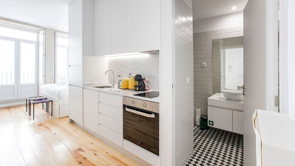Well equipped kitchen with key appliances. #porto #downtown