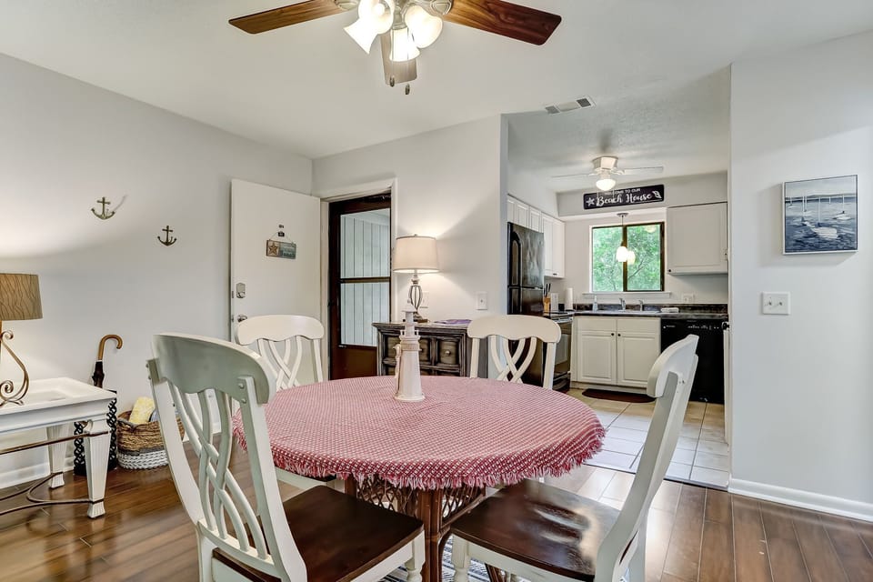 Dining/Kitchen