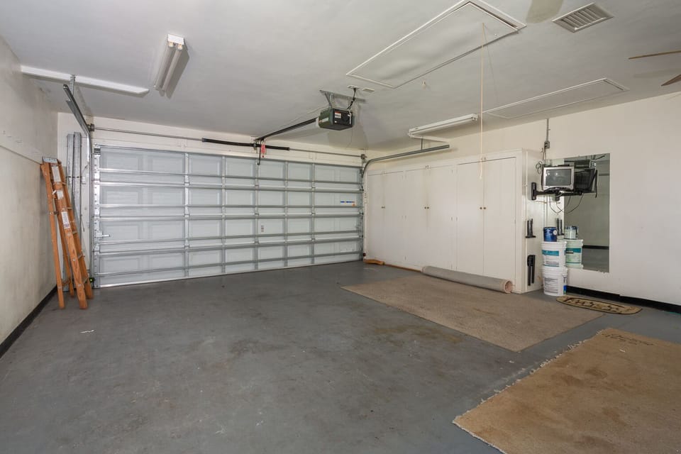 2 car garage that can also be used for fitness purposes. 