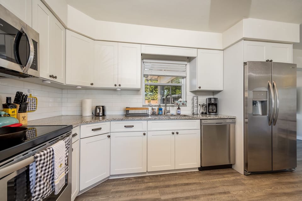 All the kitchen gadgets and appliances needed to have a home cooked meal!