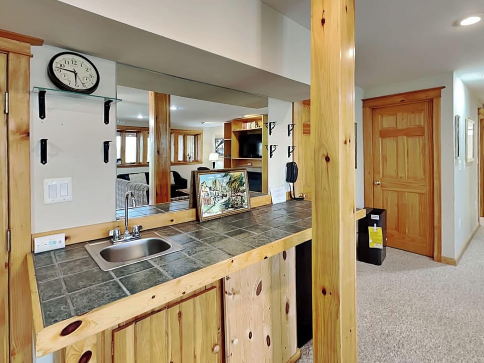 House (5 Bedrooms) | Property amenity