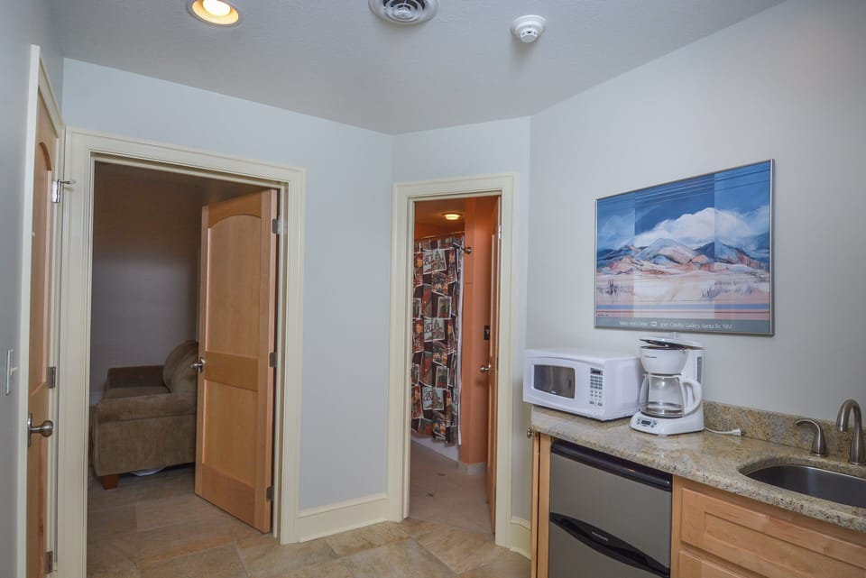 House (4 Bedrooms) | Property amenity