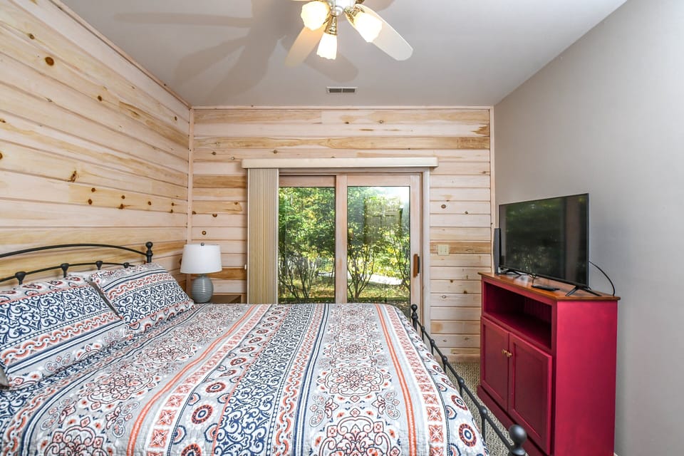 Alpine Adventure by Taylor Made Deep Creek Cottage in McHenry