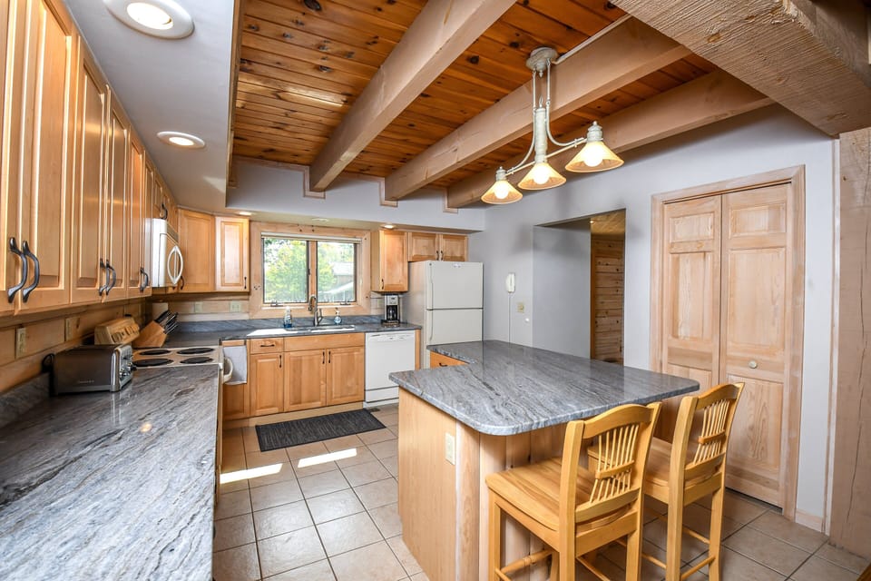 House (5 Bedrooms) | Property amenity