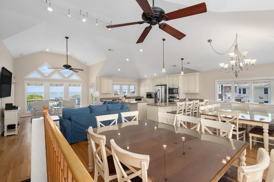 DE25N: Tequila Sunrise | TL Dining Area