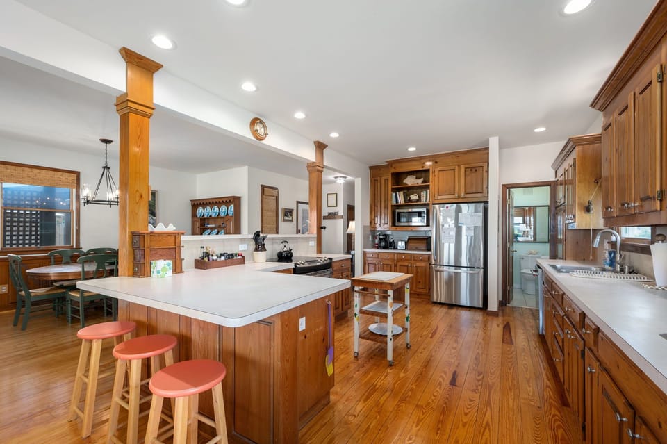 NH340: Gillam Hall | BL Kitchen Area