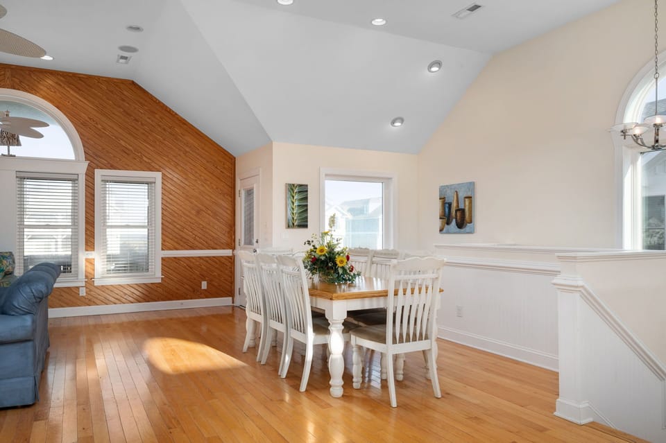 NH184: Phelps Brothers | TL Dining Area