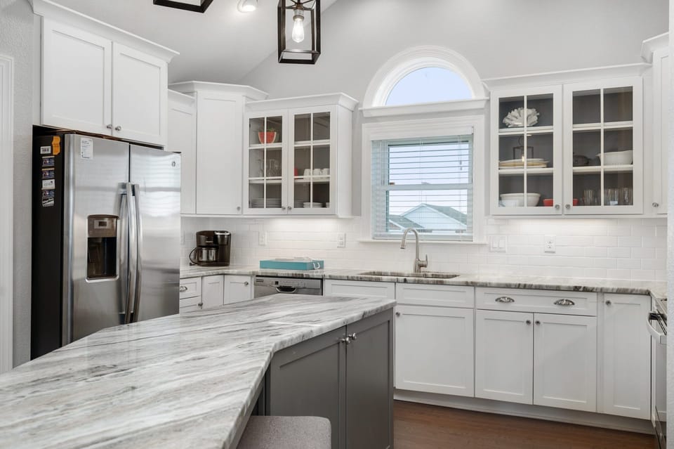 NH182: Phelps | TL Kitchen Area