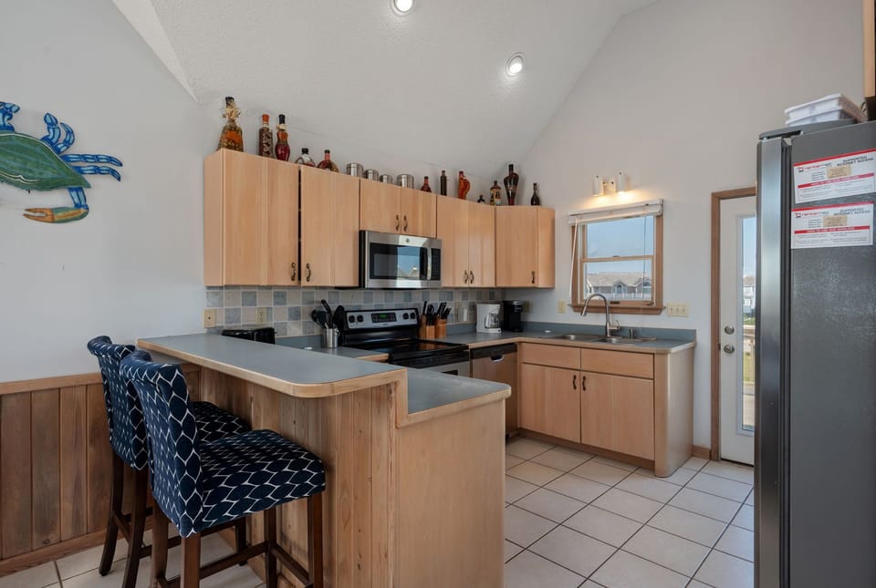 SS08:Newwinds Hideaway | TL Kitchen Area