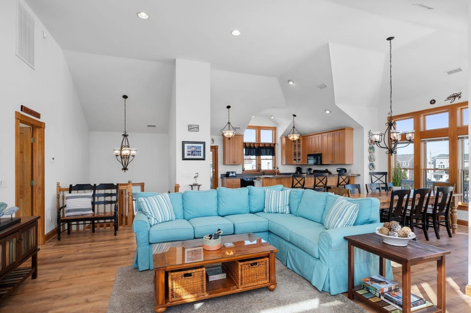 SV30: Piggy's Paradise | TL Living Area