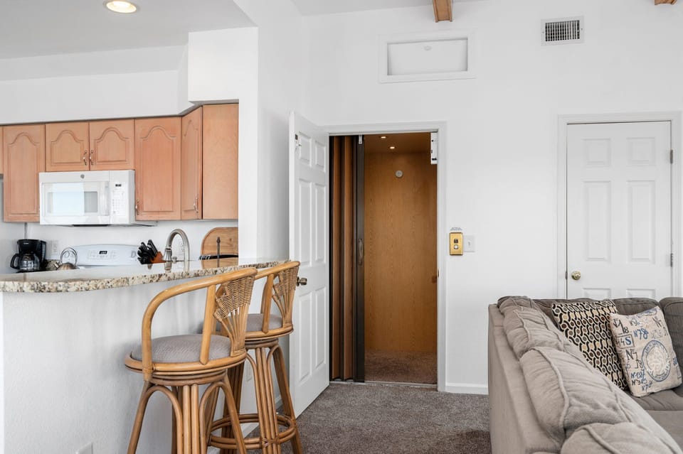 B20: Bay Meadow 20 | TL Elevator - Access to all levels