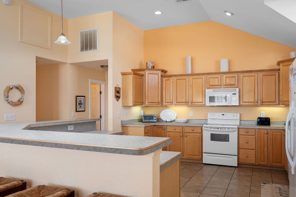 SNH195: Fireflies | TL Kitchen Area