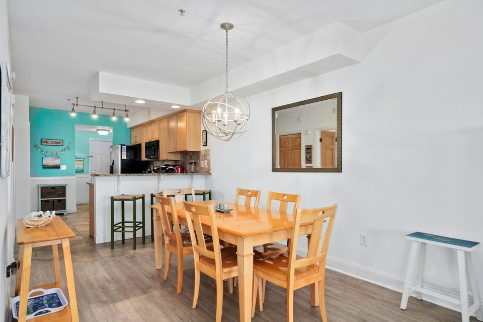 FF216: Tutters Two |  Dining Area