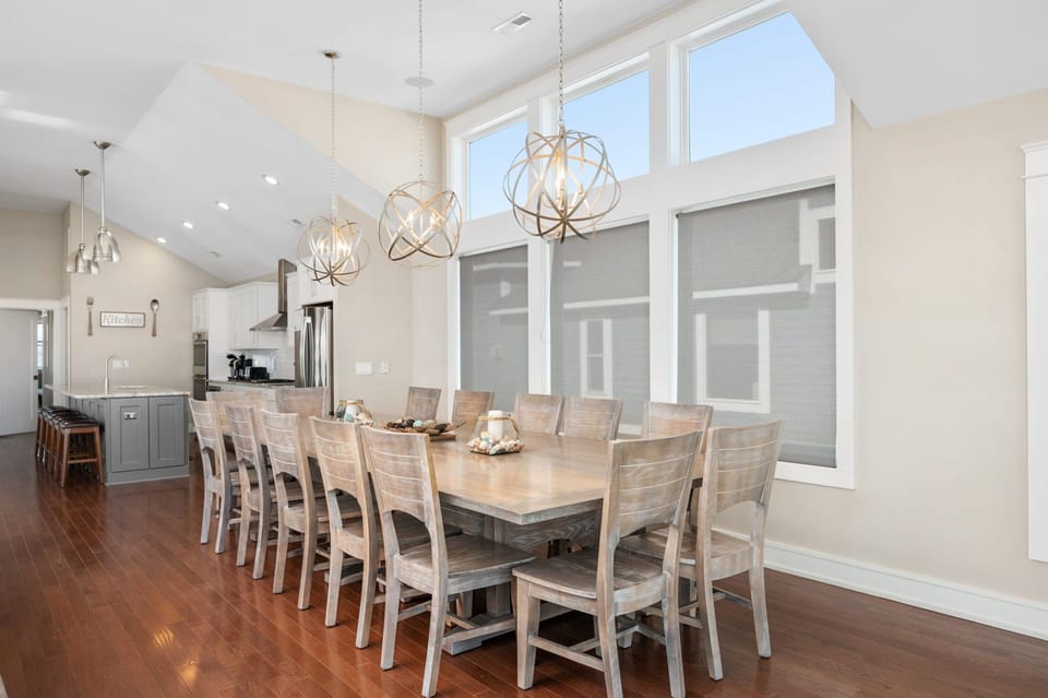 NH140: Sunset Beach House | TL Dining Area