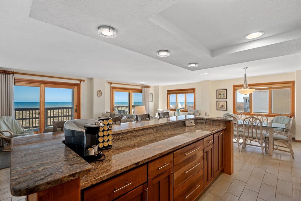 H201S: Heron Cove 201S | Kitchen Area