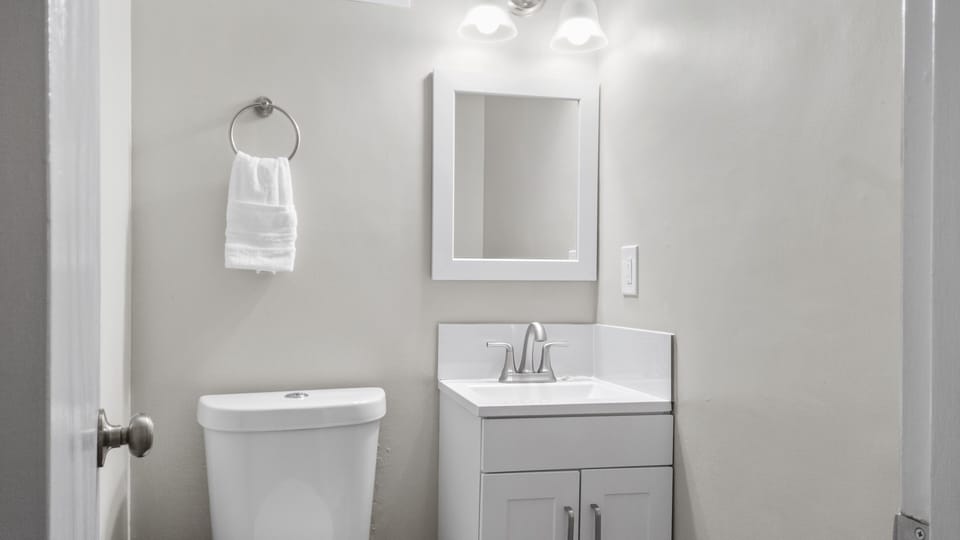 Brand new renovated half bathroom