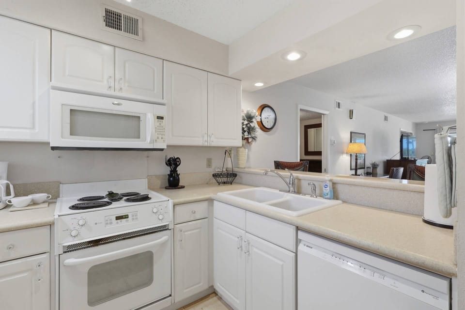 Everything you need for cooking, dining & relaxing after the beach