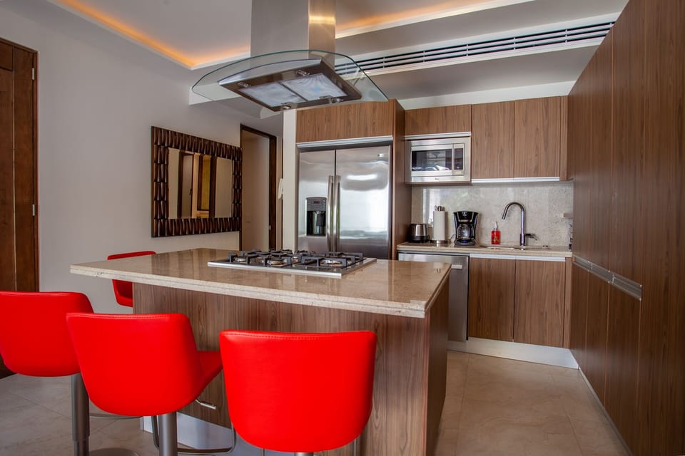 Condo - Image 3