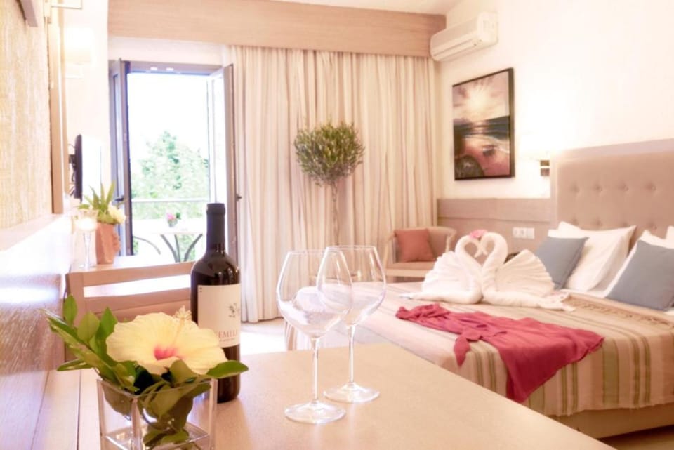 Superior Studio | In-room safe, soundproofing, free cribs/infant beds, bed sheets