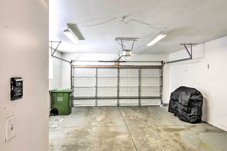 Parking | Garage (2 Vehicles)