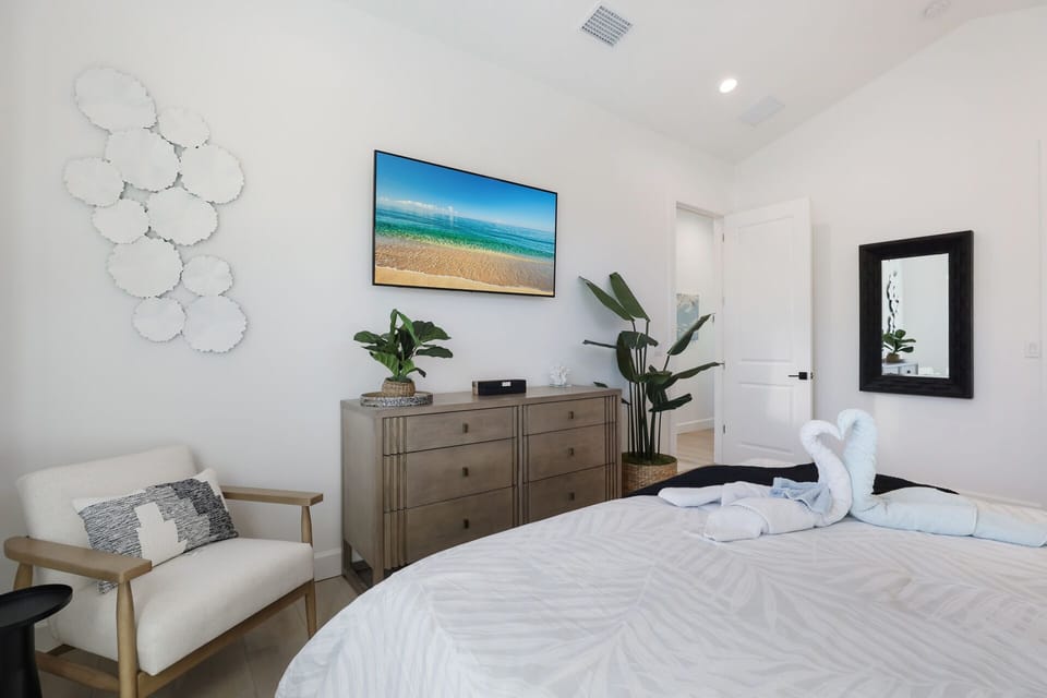 Primary Bedroom - King