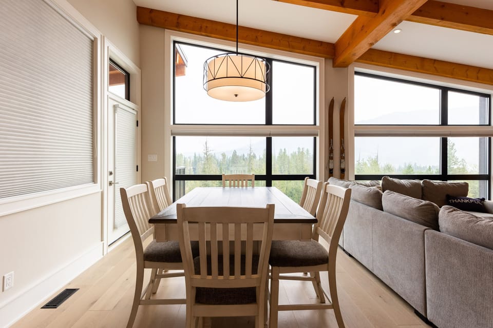 Dining Area l Open Space Concept
