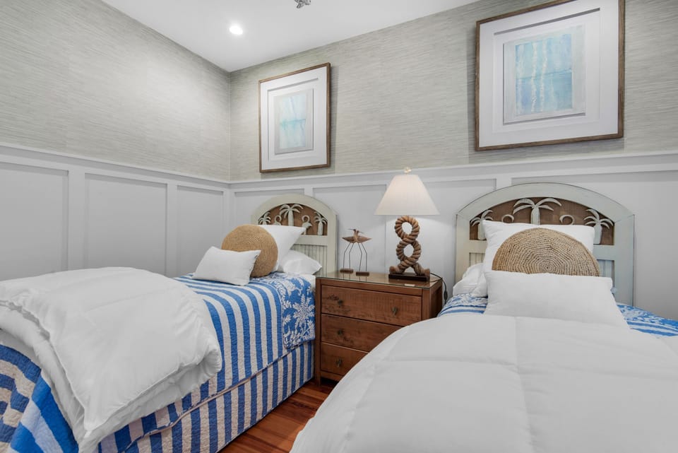Guest room with 2 beds
