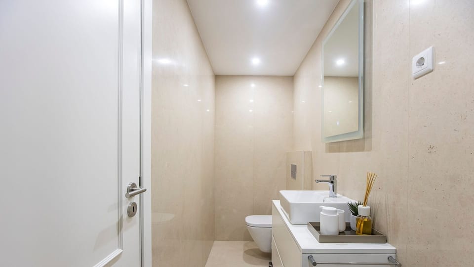 A sleek and tranquil powder room offers modern comfort and clean lines for a refreshing start to your day.
#ModernBathroom #CleanDesign #LovelyStay